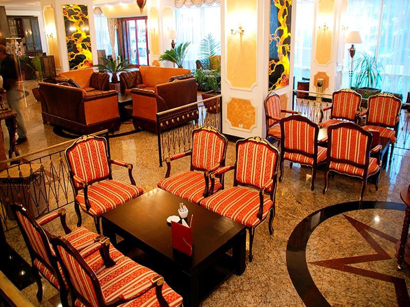 Hotel Prahova Plaza Ploieşti Exterior foto